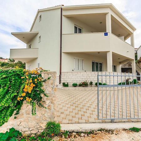 Apartments Rogulj Рогозница Екстериор снимка