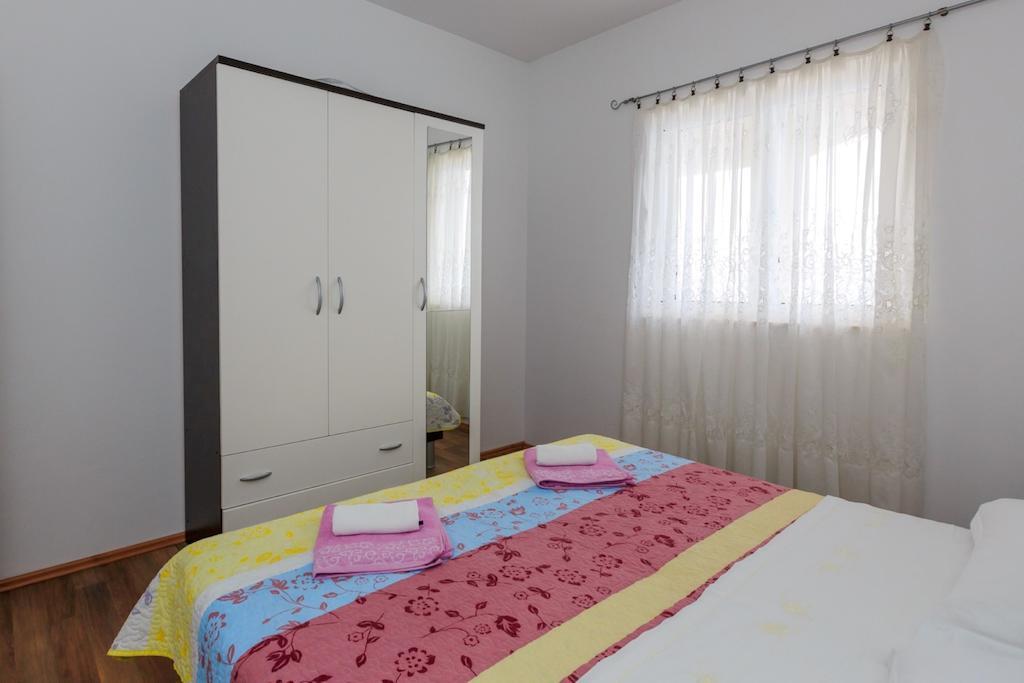 Apartments Rogulj Рогозница Стая снимка