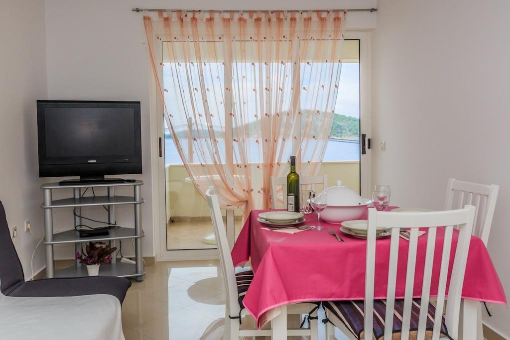 Apartments Rogulj Рогозница Стая снимка