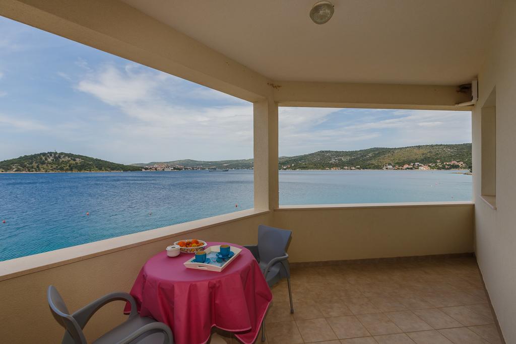 Apartments Rogulj Рогозница Стая снимка