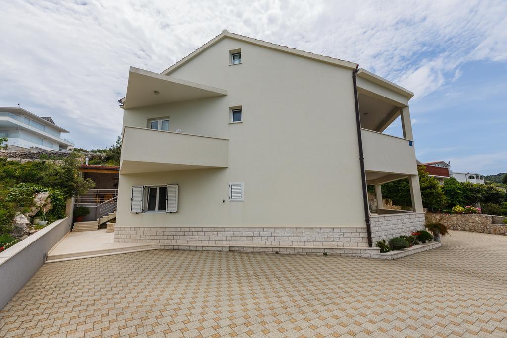 Apartments Rogulj Рогозница Екстериор снимка