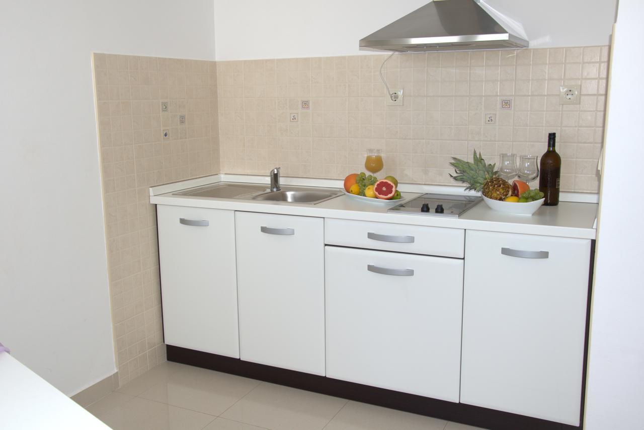Apartments Rogulj Рогозница Екстериор снимка